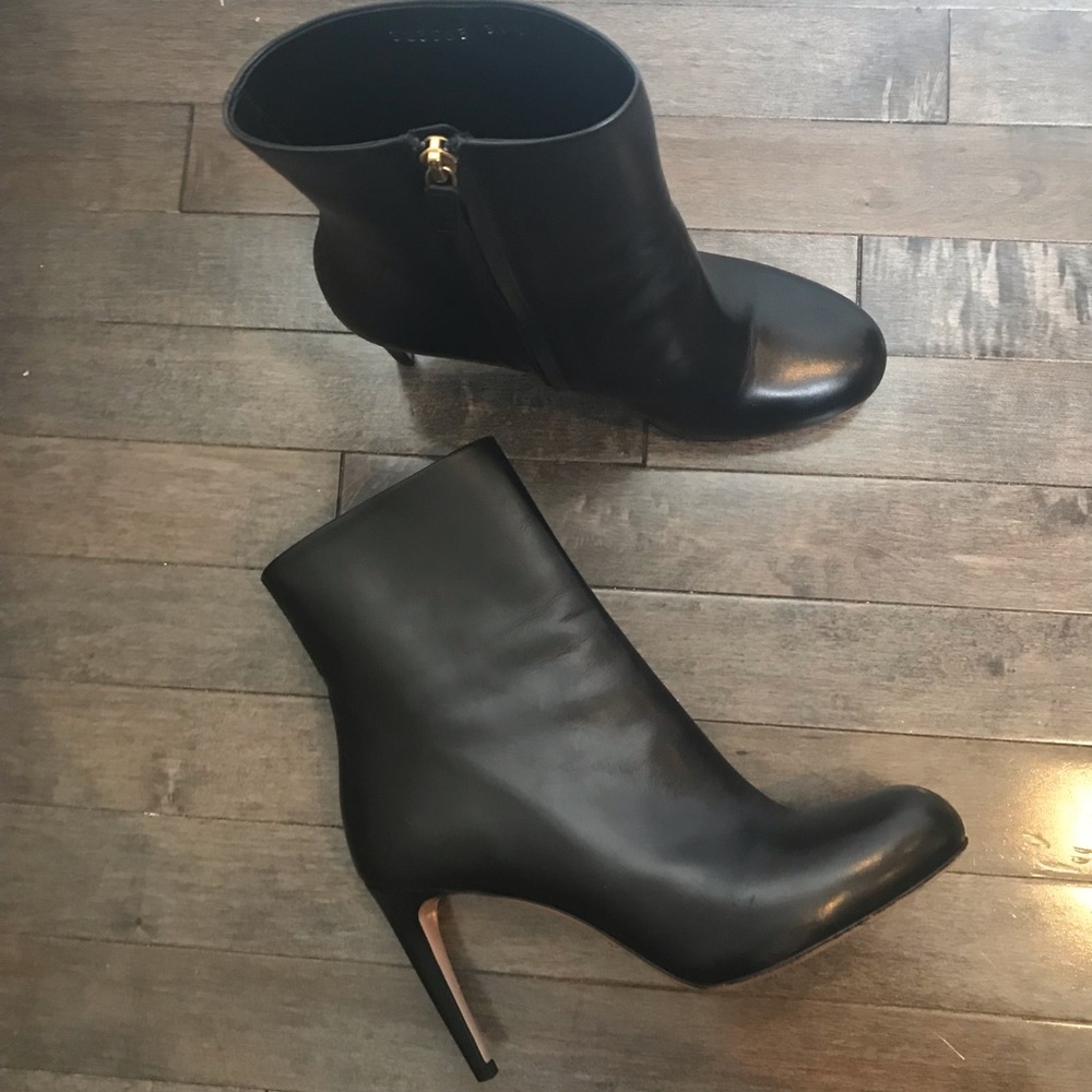 Gucci | Black Heeled Booties - Picture 2 of 6